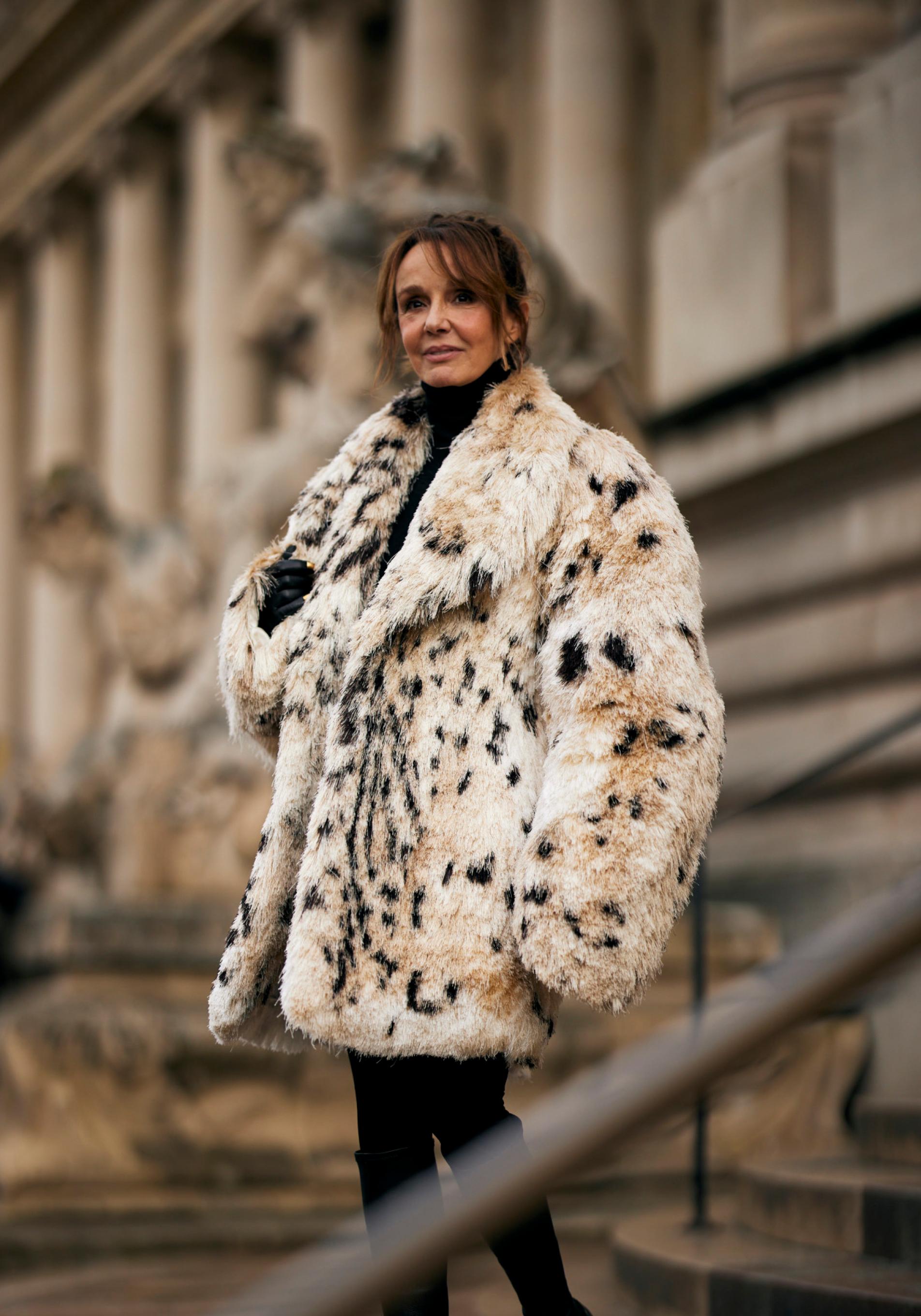 La actriz Philippine Leroy Beaulieu (60 años) en los desfiles de la Alta Costura de París.