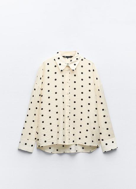 Imagen - Camisa con estampado de lunares de Zara (22,99 euros)