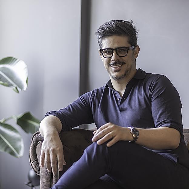 Ferran Cases acaba de presentar su último libro, Si a (casi) todo. 