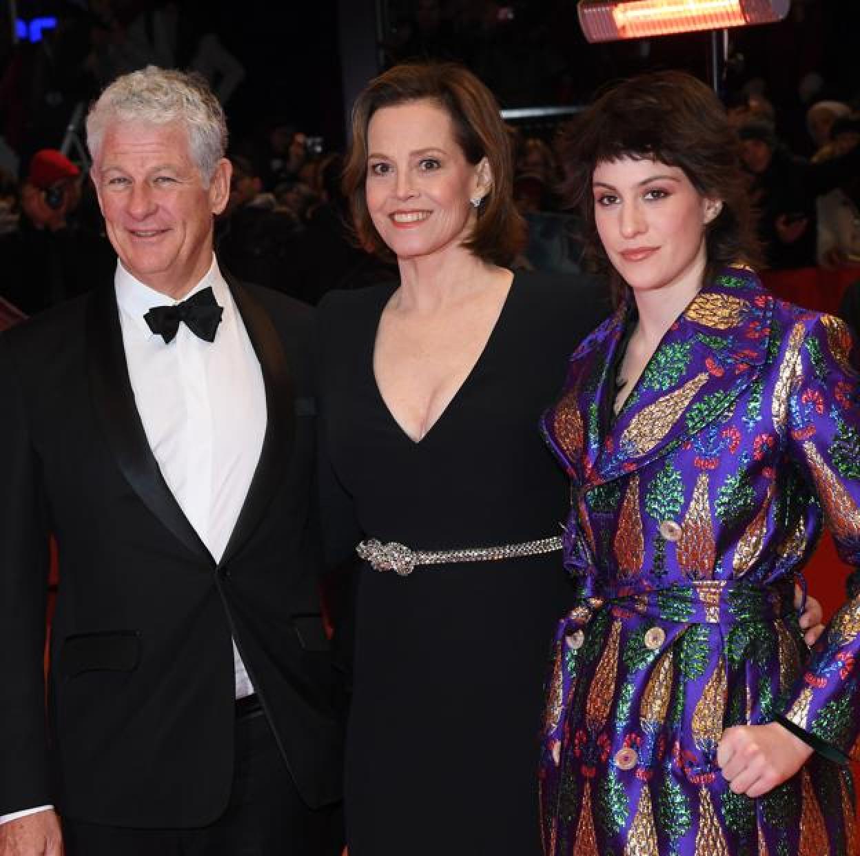 Sigourney Weaver, con su marido, Jim, y su hija, Char. 