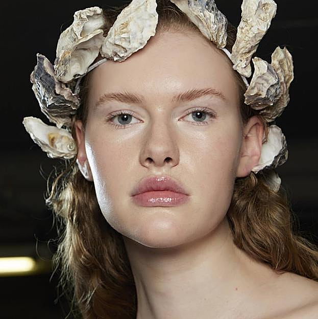 Trucos para hacer los labios de cristal que se han hecho virales en Tiktok por su efecto volumen