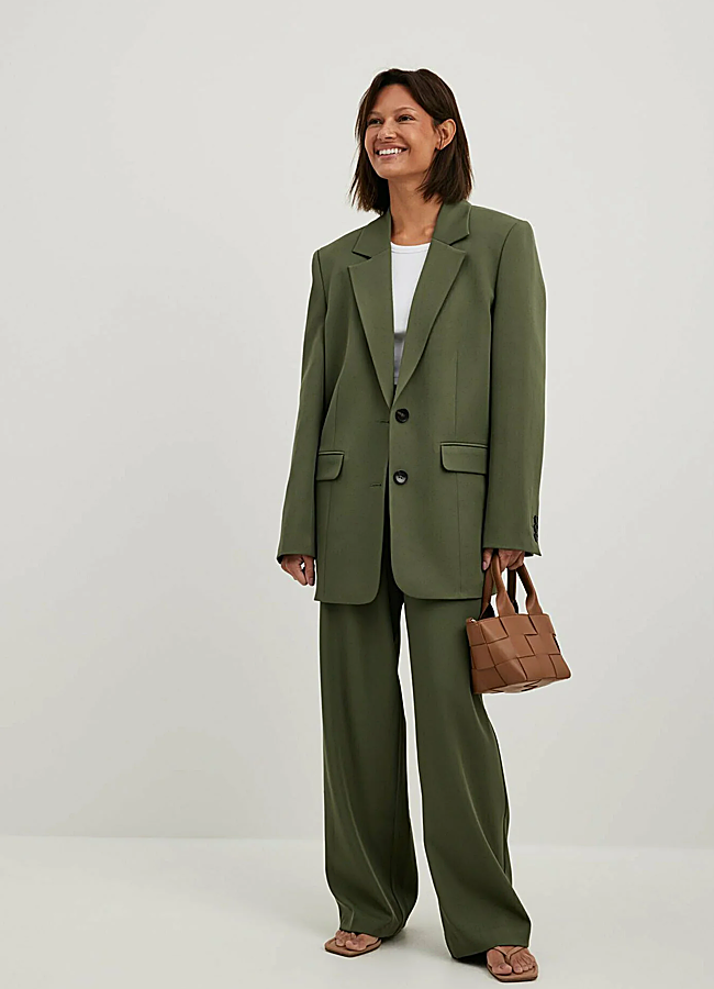 Imagen - El traje en un tono de temporada de NA-KD 