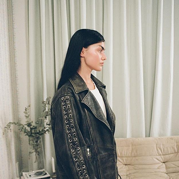 Chaqueta de Won Hundred de la nueva colección de primavera-verano 2024.