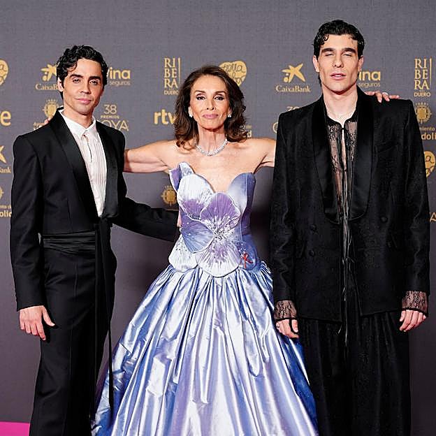 Javier Calvo, Ana Belén y Javier Ambrossi, los presentadores de la trigésimo octava gala de entrega de los Premios Goya, celebrada en Valladolid. 