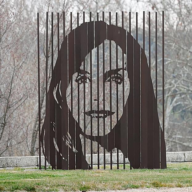 Quién es Lolo Garner, el artista que ha realizado las impresionantes esculturas de Letizia y Felipe para Zarzuela