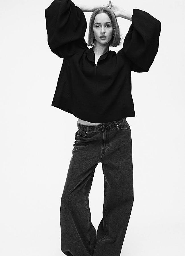 Imagen - Camisa negra con mangas voluminosas