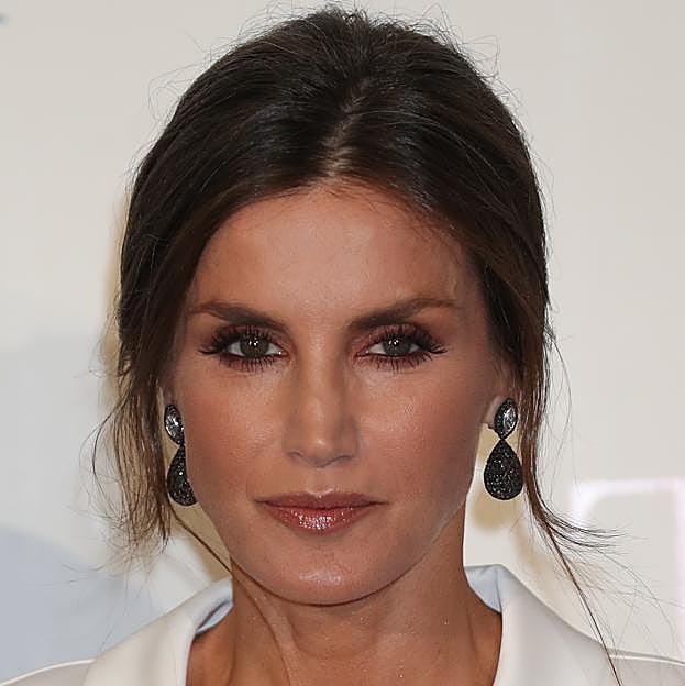 Los pendientes con diamantes negros de Letizia