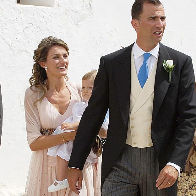 Letizia, Felip y leonor, en la boda ibicenca de Bianca Labriola y Christof Von Reiche.