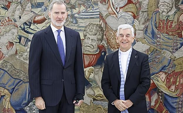 Kike Figaredo junto al rey Felipe VI.