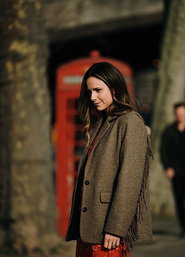 Imagen - Un look con blazer de flecos. Foto: Launchmetrics spotlight.