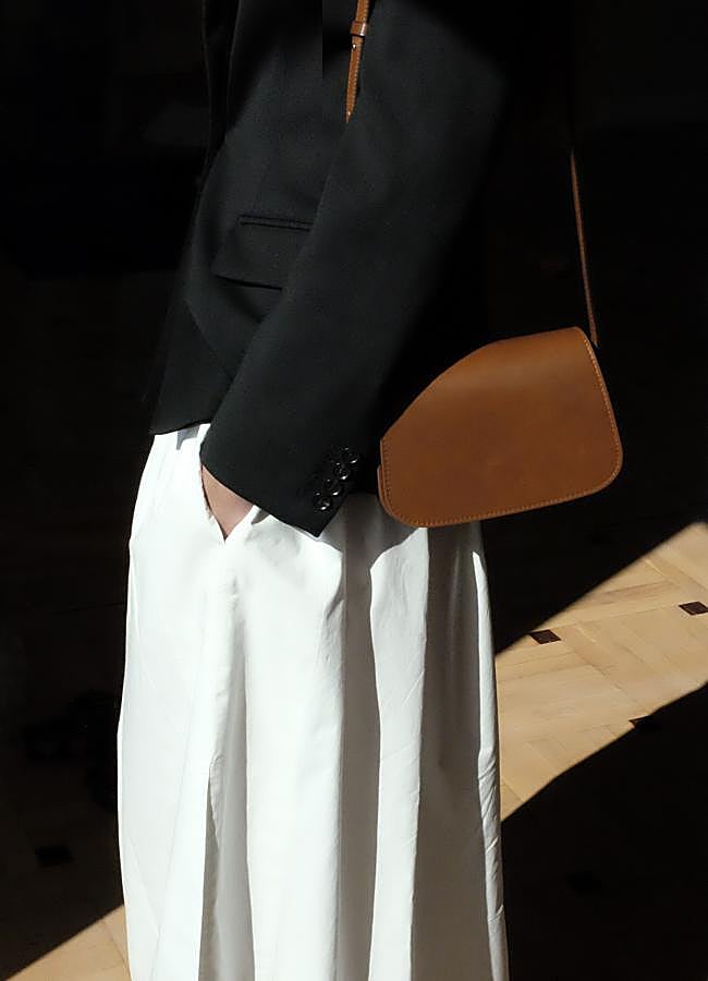 Imagen - Bolso bandolea en marrón de Steve Mono (490 euros).