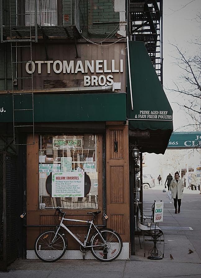 Imagen - Ottomanelli Bros. un restaurante neoyorquino que bien podría haber visitado Dorothy. Hans Vivek / Unsplash