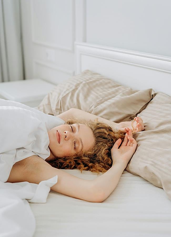 Imagen - Mujer durmiendo/PEXELS