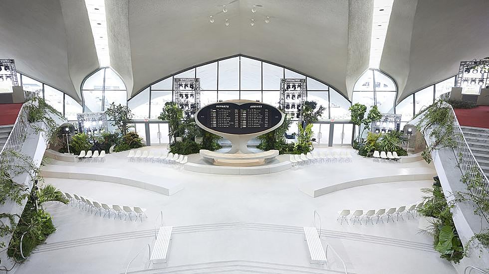 El TWA Flight Center del aeropuerto JFK de Nueva York donde se celebró el desfile de Louis Vuitton.