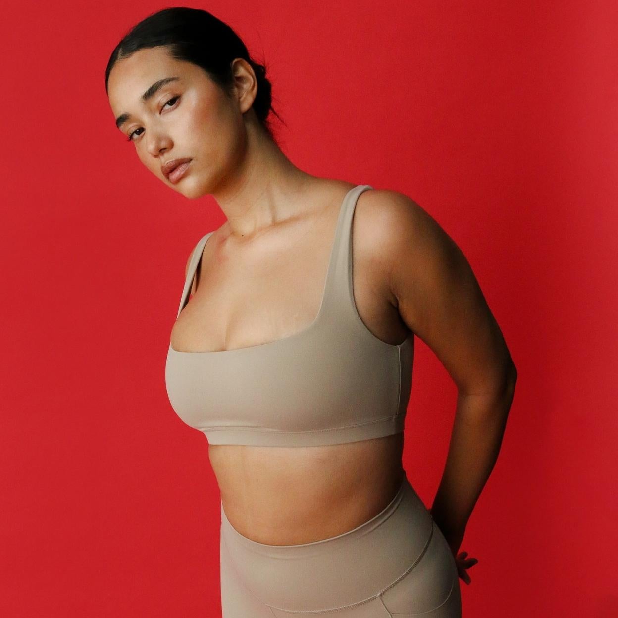 Mujer con ropa deportiva. 