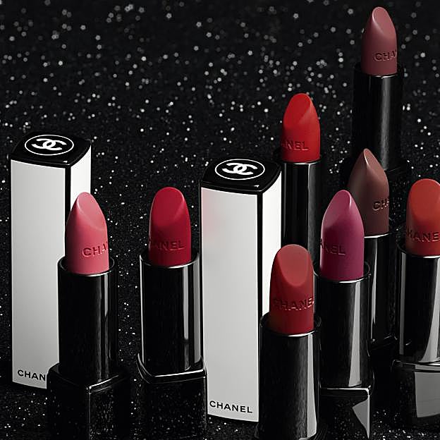Los ocho nuevos tonos de la colección de labiales de edición limitada Nuit Blanche de Chanel.