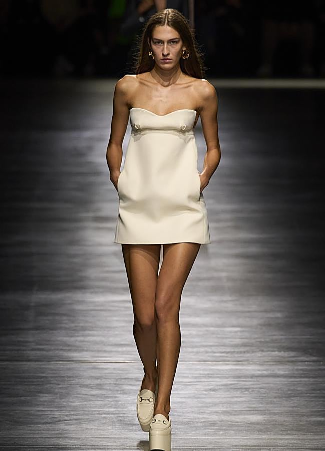 Imagen - Zapatos de plataforma blanca de Gucci. Foto: Launchmetrics Spotlight.