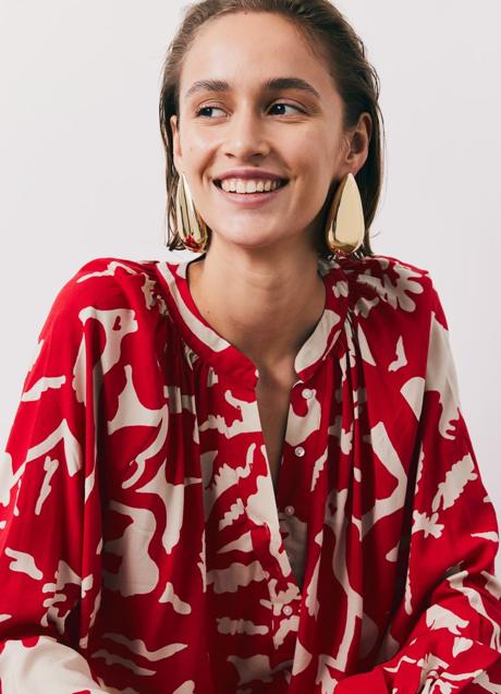 Imagen - Blusa estampada de H&M (15,99 euros)