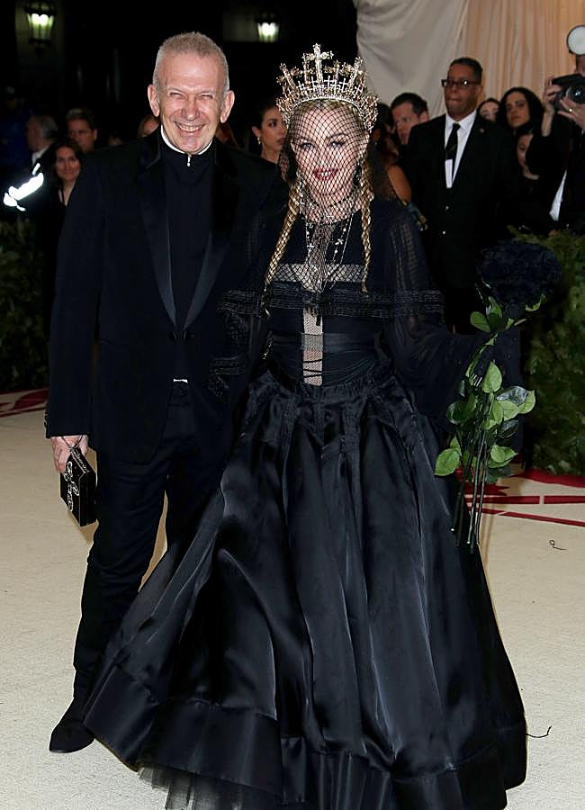Imagen - Jean Paul Gaultier junto a Madonna en la gala del MET en 2018. / GTRES