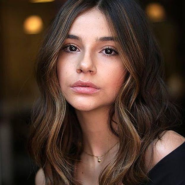 Mechas face framing en pelo moreno