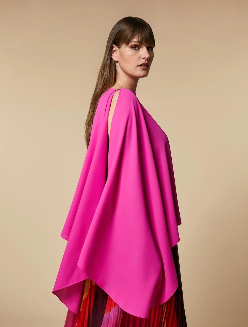 Imagen - Poncho rosa de Marina Rinaldi, 165 euros.