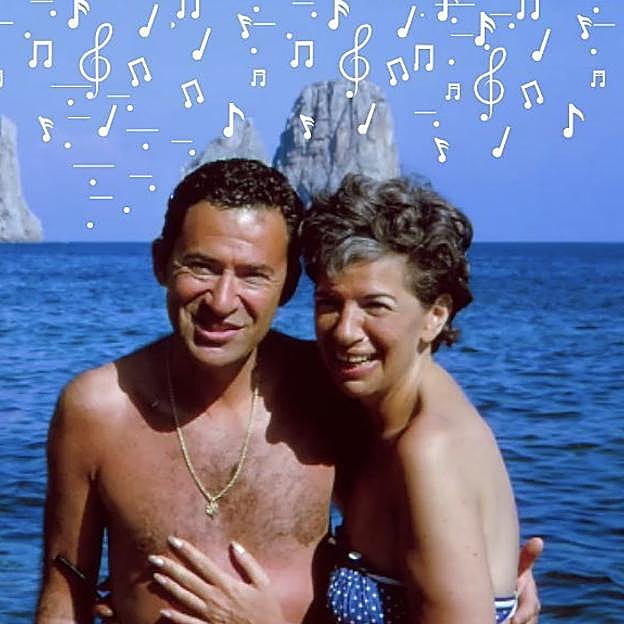 Carl e Iris Apfel, en uno de sus múltiples viajes de juventud. 