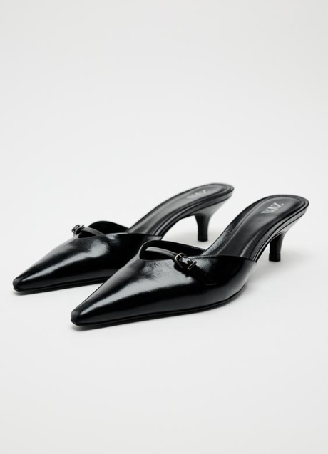 Imagen - Zapatos negros de Zara (49,99 euros)