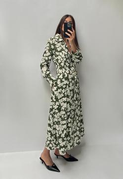 Imagen secundaria 2 - Vestido camisero con estampado de flores de Zara.