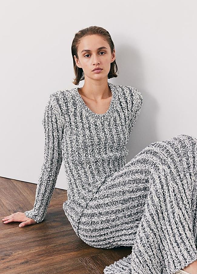 Imagen - Conjunto de punto gris de H&M: falda 49,99 euros y jersey 49,99 euros.