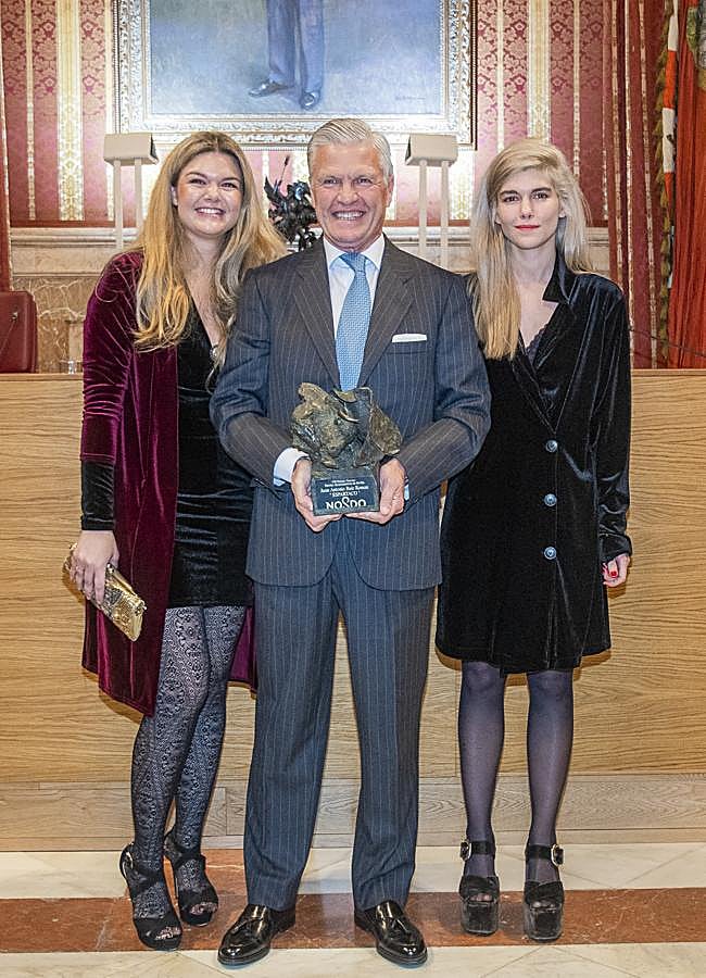 Imagen - Isabella, junto a su padre Espartaco y su hermana Alejandra. GTRES