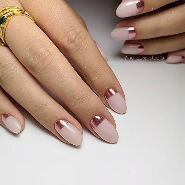 Manicura half moon con esmalte rose gold