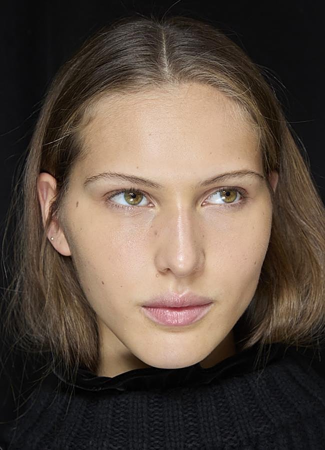 Imagen - Cejas finas y naturales. Foto: Launchmetrics spotlight