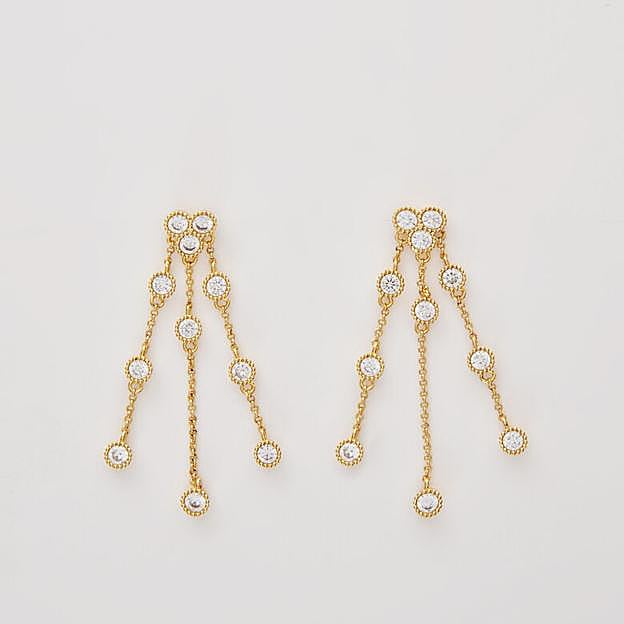 Pendientes largos de latón reciclado de Maje.