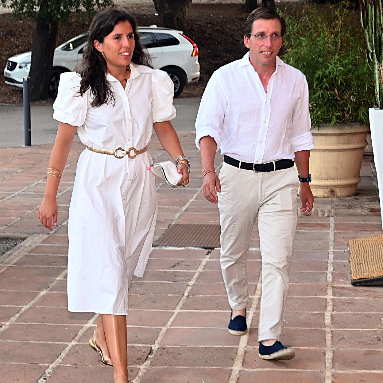 Almeida y Teresa Urquijo celebrarán su boda el próximo 6 de abril. 