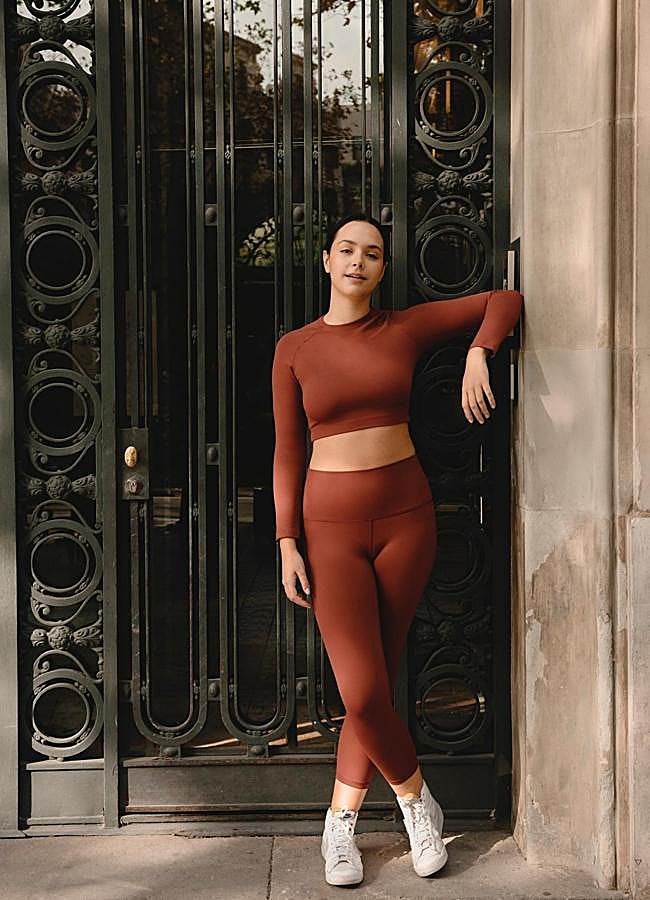 Imagen - Mujer con ropa deportiva en la calle. / INSTAGRAM @MYLIBI