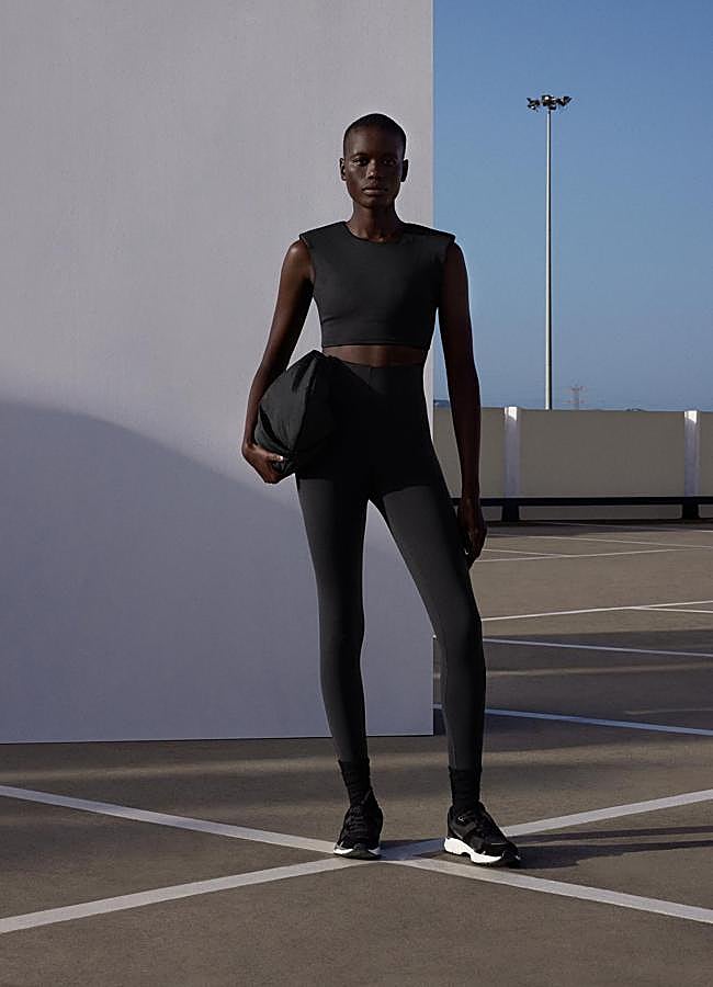 Imagen - Mujer con ropa deportiva. / INSTAGRAM @OYSHO