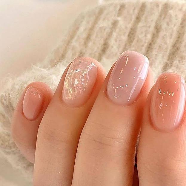 Manicura jelly en tono nude