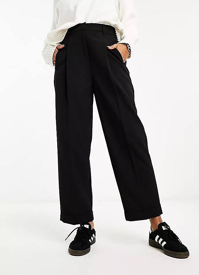 Imagen - Pantalones tipo tapered con vuelta