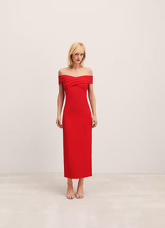 Imagen - Vestido con escote cruzado en rojo de Mango.