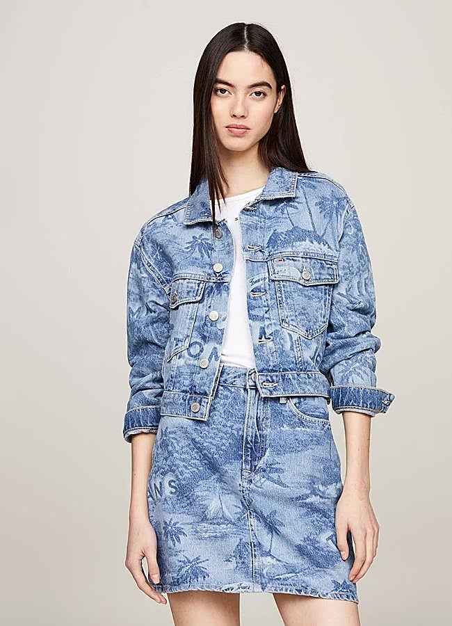 Imagen - Cazadora vaquera Claire de fit cropped de Tommy Jeans, 139,90 euros.