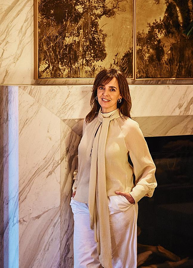 Imagen - Carmen Fúnez con blusa de Simorra y pantalón de Mirto. Foto: Eduardo Miera.