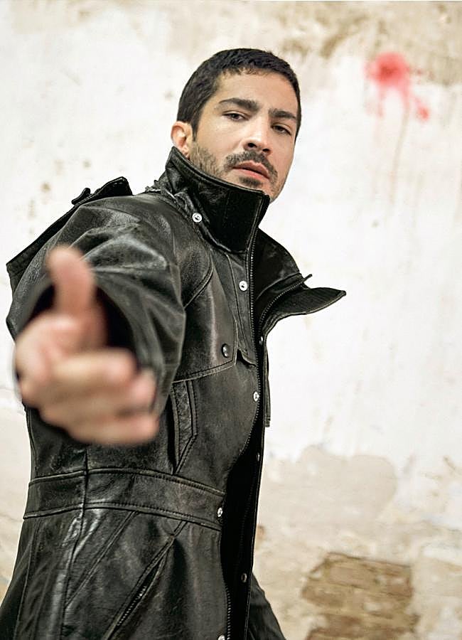 Imagen - Chino Darín lleva chaquetón de piel de Prada. Fotografía: Elena Olay / Estilismo: Gervasio Pérez.