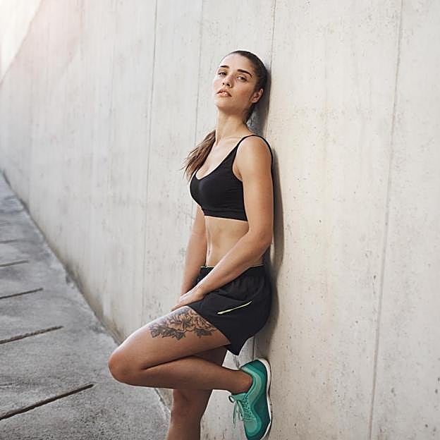 El pilates en la pared facilita la cremam de grasa y acelera el metabolismo. 