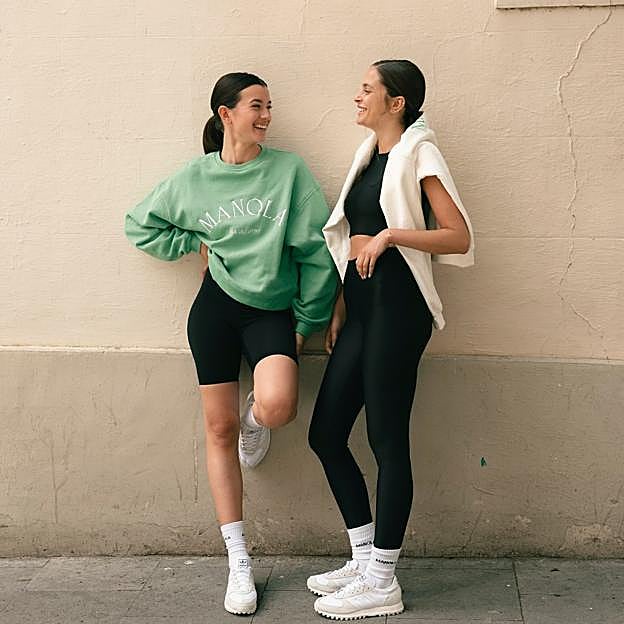 Mujeres con ropa deportiva. 