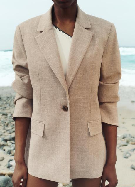Imagen - Chaqueta beige de Zara (55,99 euros)