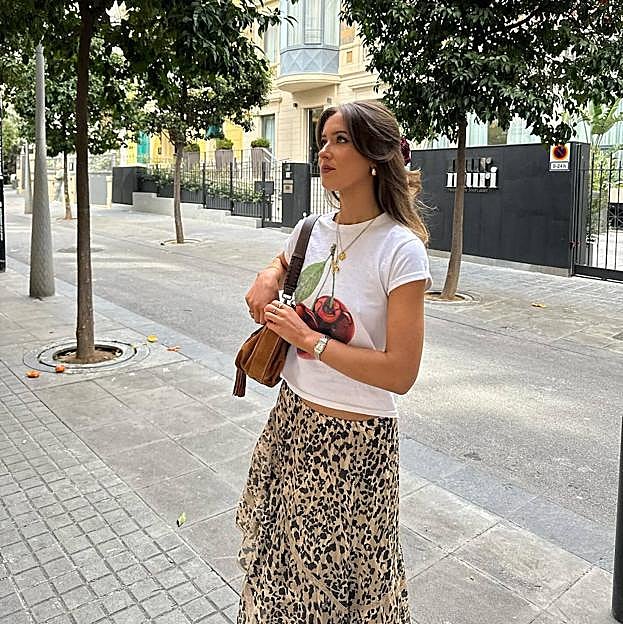 El cherry top o camiseta con estampado de cerezas es la moda viral que arrasa en Instagram