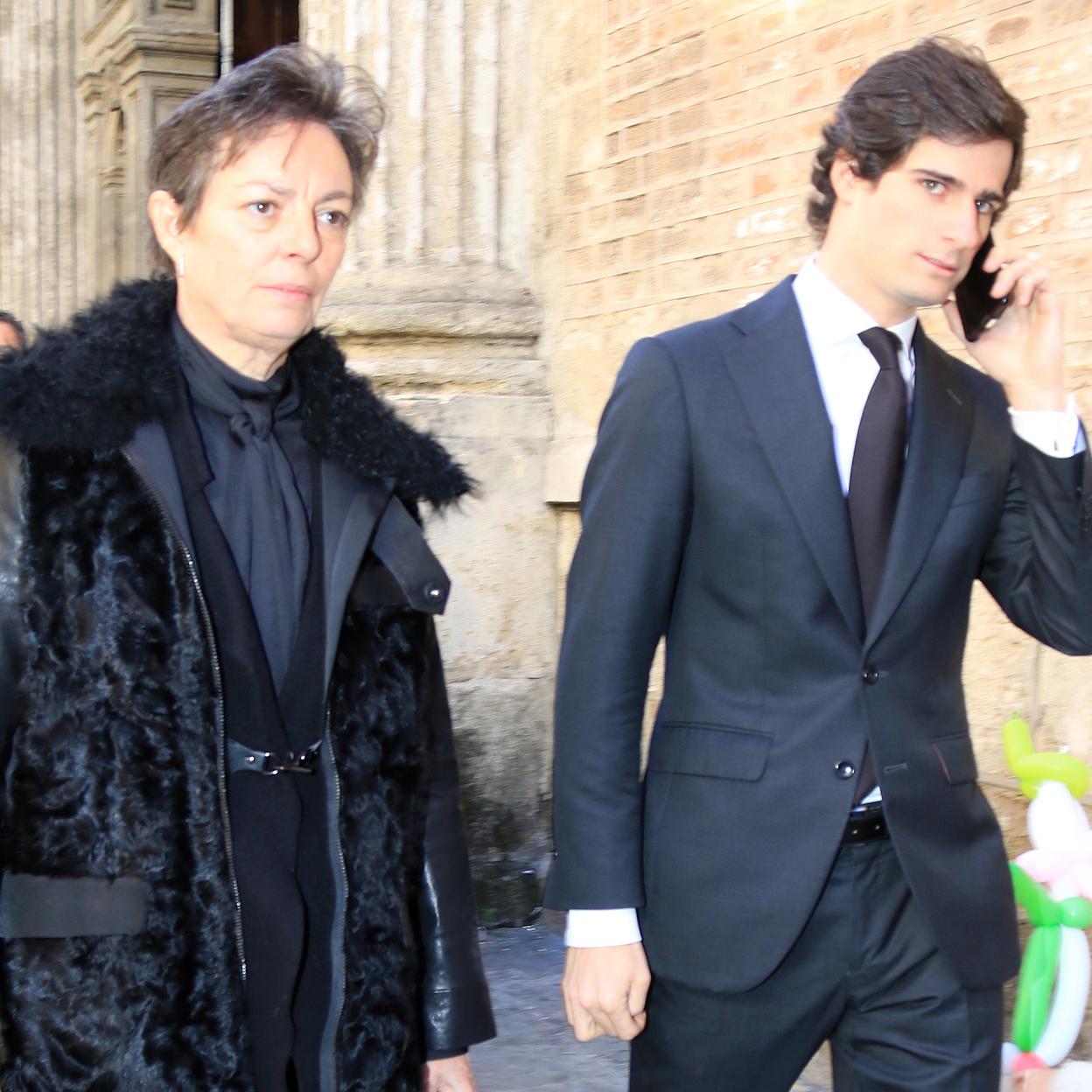 Matilde Solís, con su hijo, Fernando Fitz-James Stuart. 