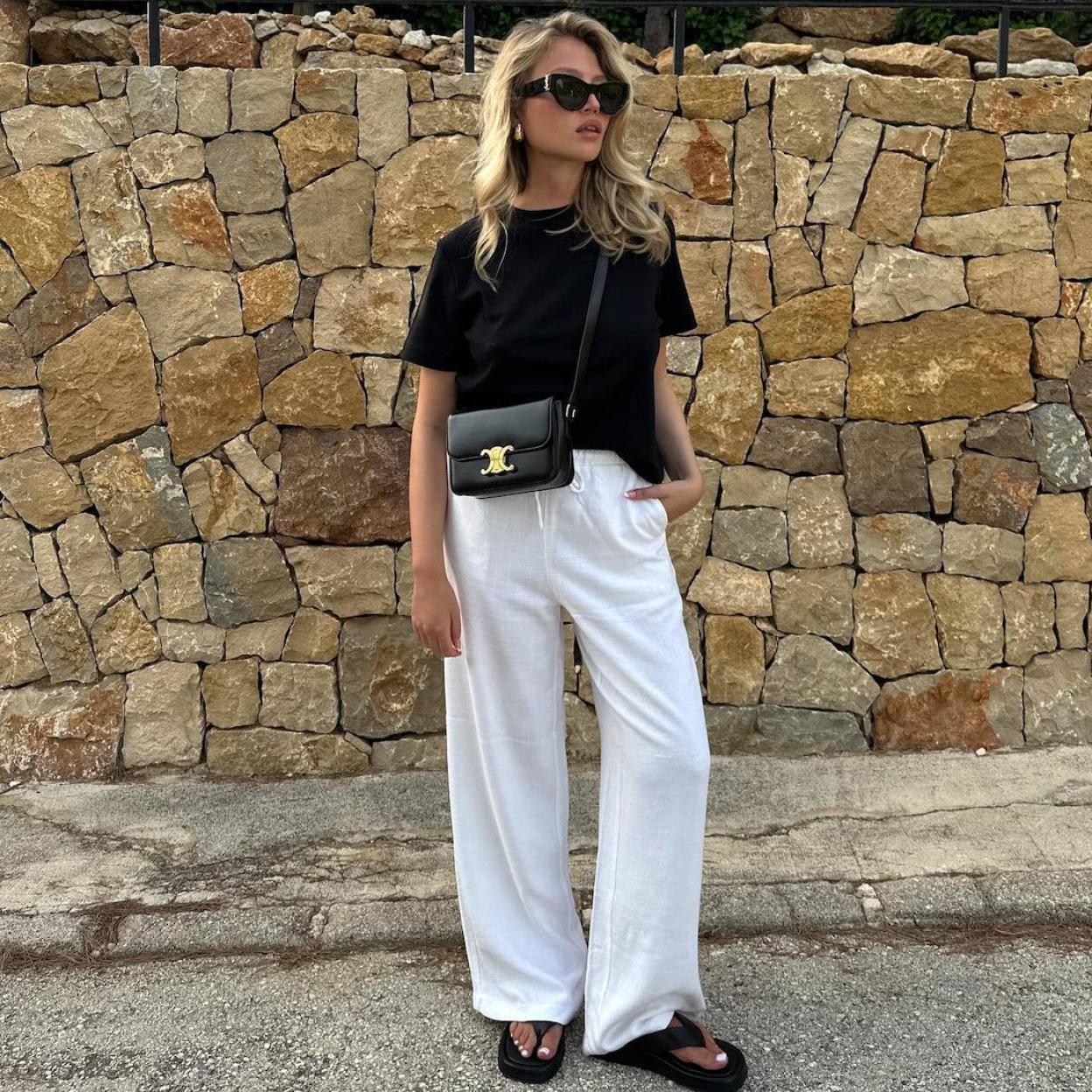 Influencer con pantalón de lino