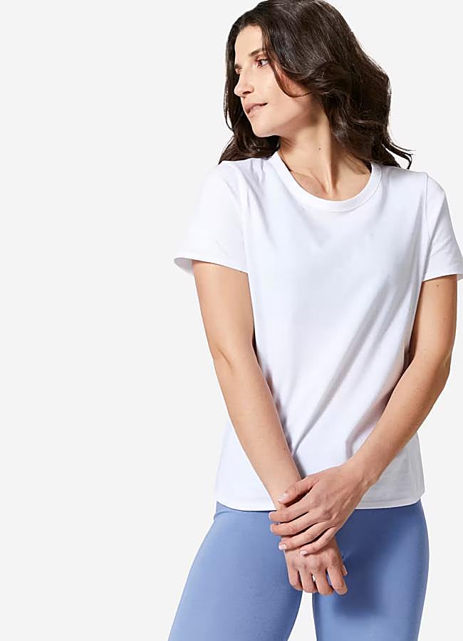 Imagen - Camiseta básica en blanco de Decathlon por 4,99 euros.