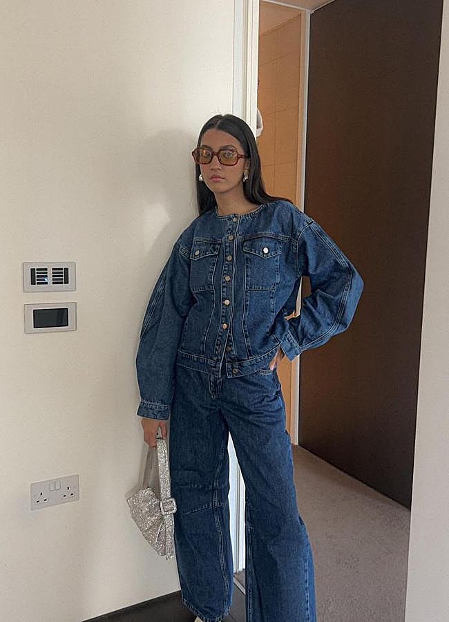 Imagen - Sapna Rao con un look doble denim/@sapna_rao